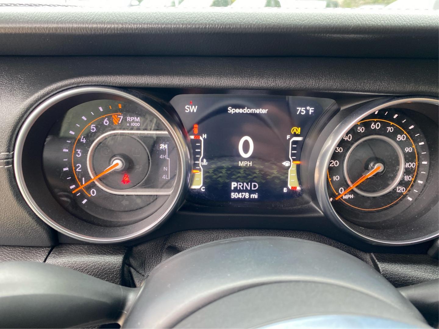 2020 WHITE JEEP WRANGLER UNLIMI SAHARA (1C4HJXEG0LW) with an 3.6L engine, Automatic transmission, located at 908 SE 14th Street, Des Moines, IA, 50317, (515) 281-0330, 41.580303, -93.597046- Photo#15
