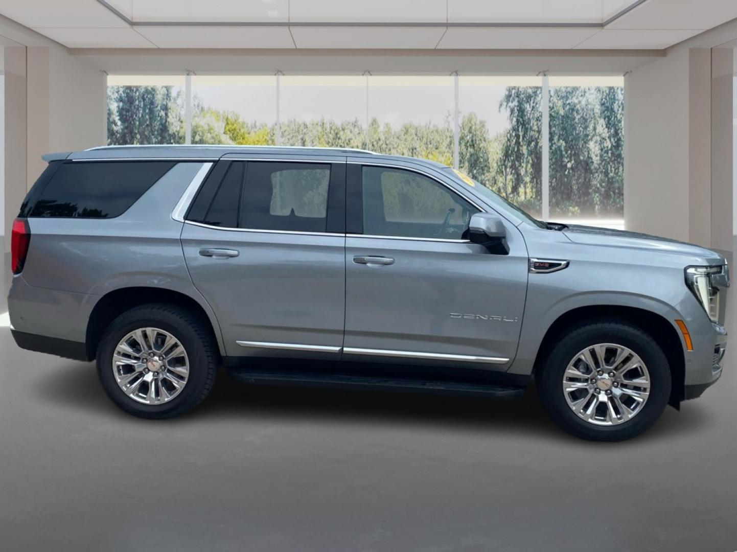 2025 GRAY GMC YUKON DENALI (1GKS2DRL9SR) with an 6.2L engine, Automatic transmission, located at 908 SE 14th Street, Des Moines, IA, 50317, (515) 281-0330, 41.580303, -93.597046- Photo#1