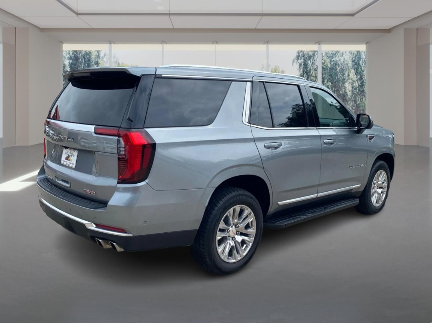 2025 GRAY GMC YUKON DENALI (1GKS2DRL9SR) with an 6.2L engine, Automatic transmission, located at 908 SE 14th Street, Des Moines, IA, 50317, (515) 281-0330, 41.580303, -93.597046- Photo#2