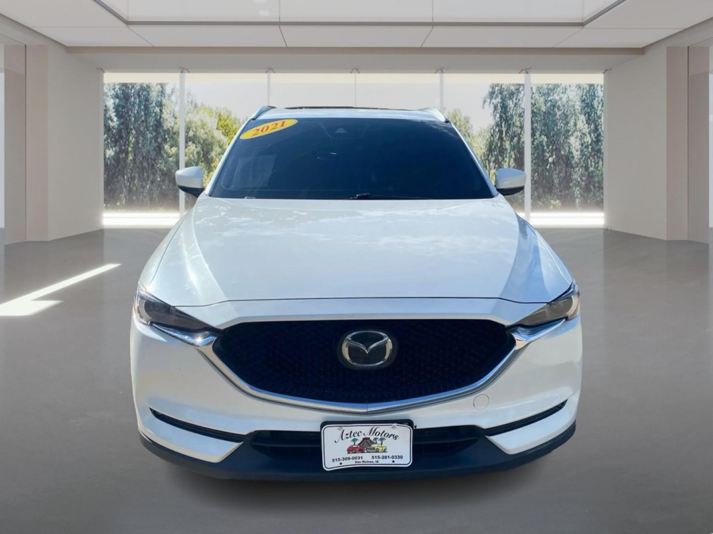 2021 WHITE MAZDA CX-5 GRAND TOURING RESERVE (JM3KFBAY8M0) with an 2.5L engine, Automatic transmission, located at 908 SE 14th Street, Des Moines, IA, 50317, (515) 281-0330, 41.580303, -93.597046- Photo#6