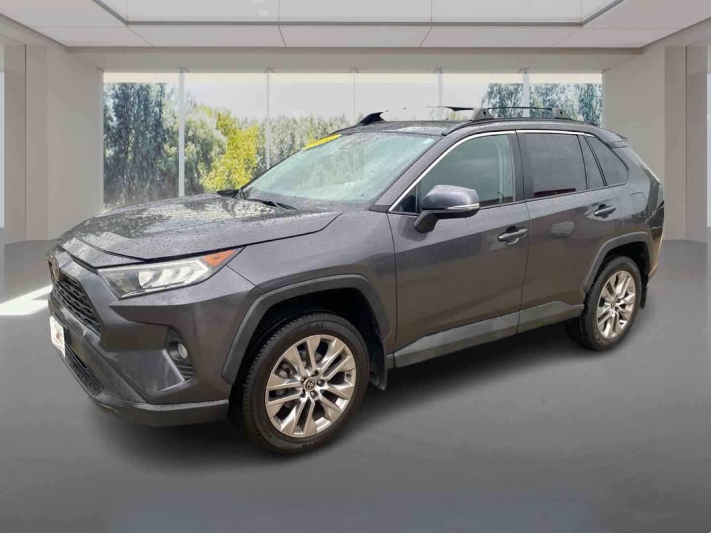 2021 GRAY TOYOTA RAV4 XLE PREMIUM (2T3C1RFV3MW) with an 2.5L engine, Automatic transmission, located at 908 SE 14th Street, Des Moines, IA, 50317, (515) 281-0330, 41.580303, -93.597046- Photo#7