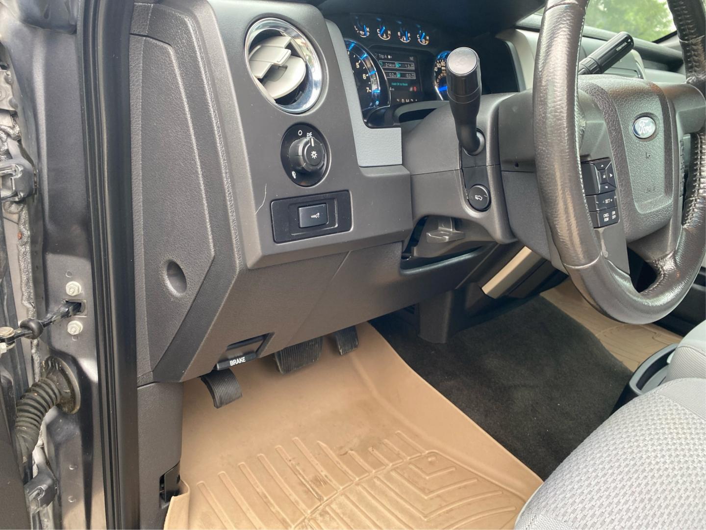 2014 GRAY FORD F150 SUPERCREW (1FTFW1EFXEK) with an 5.0L engine, Automatic transmission, located at 908 SE 14th Street, Des Moines, IA, 50317, (515) 281-0330, 41.580303, -93.597046- Photo#16