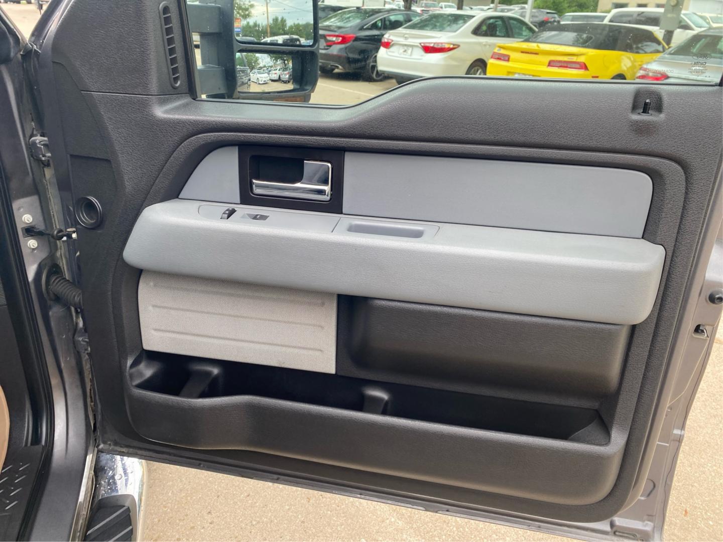 2014 GRAY FORD F150 SUPERCREW (1FTFW1EFXEK) with an 5.0L engine, Automatic transmission, located at 908 SE 14th Street, Des Moines, IA, 50317, (515) 281-0330, 41.580303, -93.597046- Photo#19