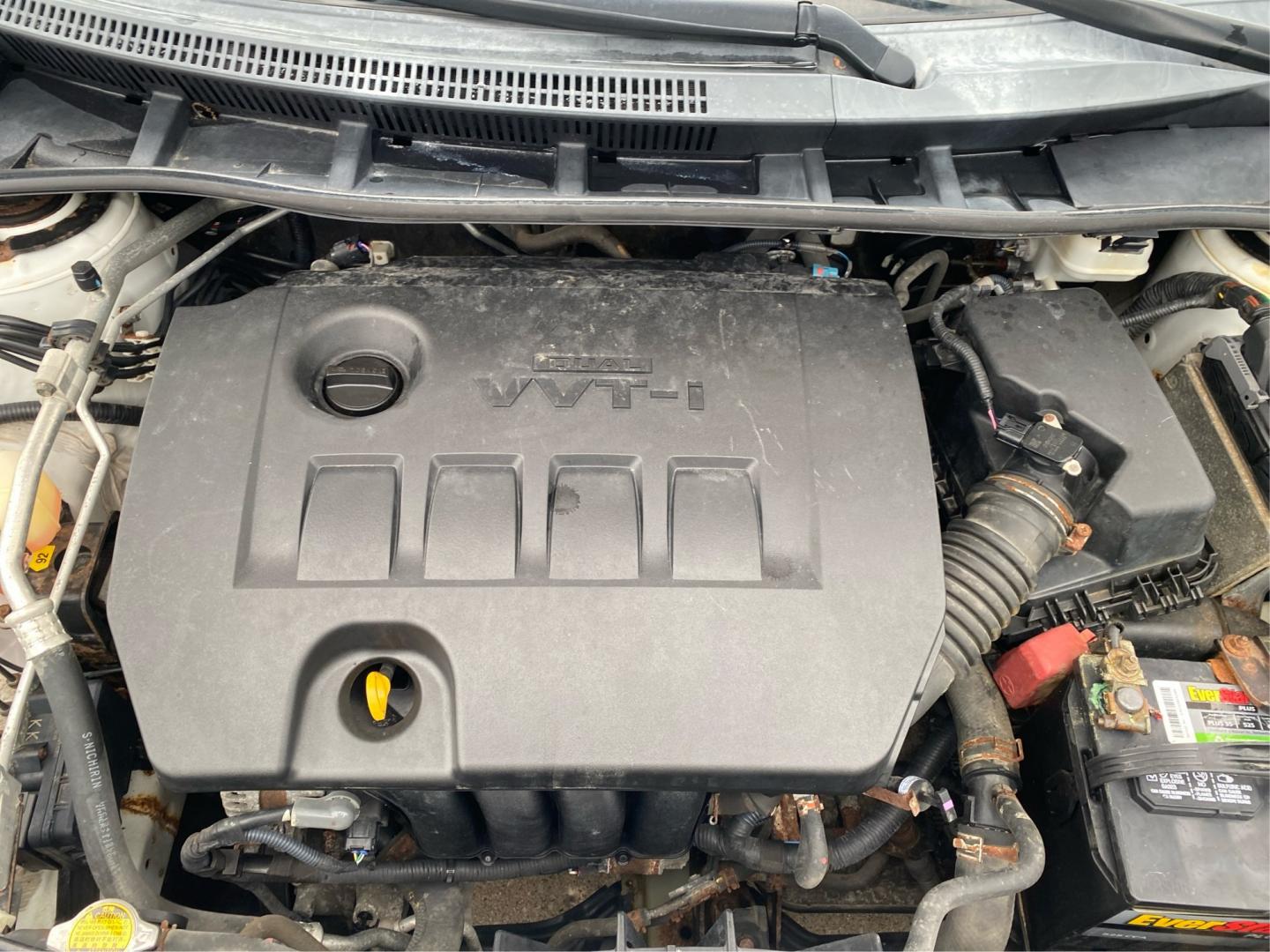 2013 WHITE TOYOTA COROLLA BASE (2T1BU4EE1DC) with an 1.8L engine, Automatic transmission, located at 908 SE 14th Street, Des Moines, IA, 50317, (515) 281-0330, 41.580303, -93.597046- Photo#10