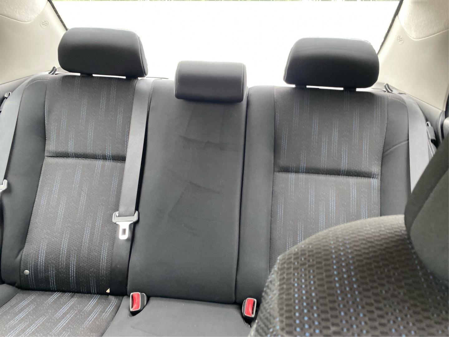 2013 WHITE TOYOTA COROLLA BASE (2T1BU4EE1DC) with an 1.8L engine, Automatic transmission, located at 908 SE 14th Street, Des Moines, IA, 50317, (515) 281-0330, 41.580303, -93.597046- Photo#14