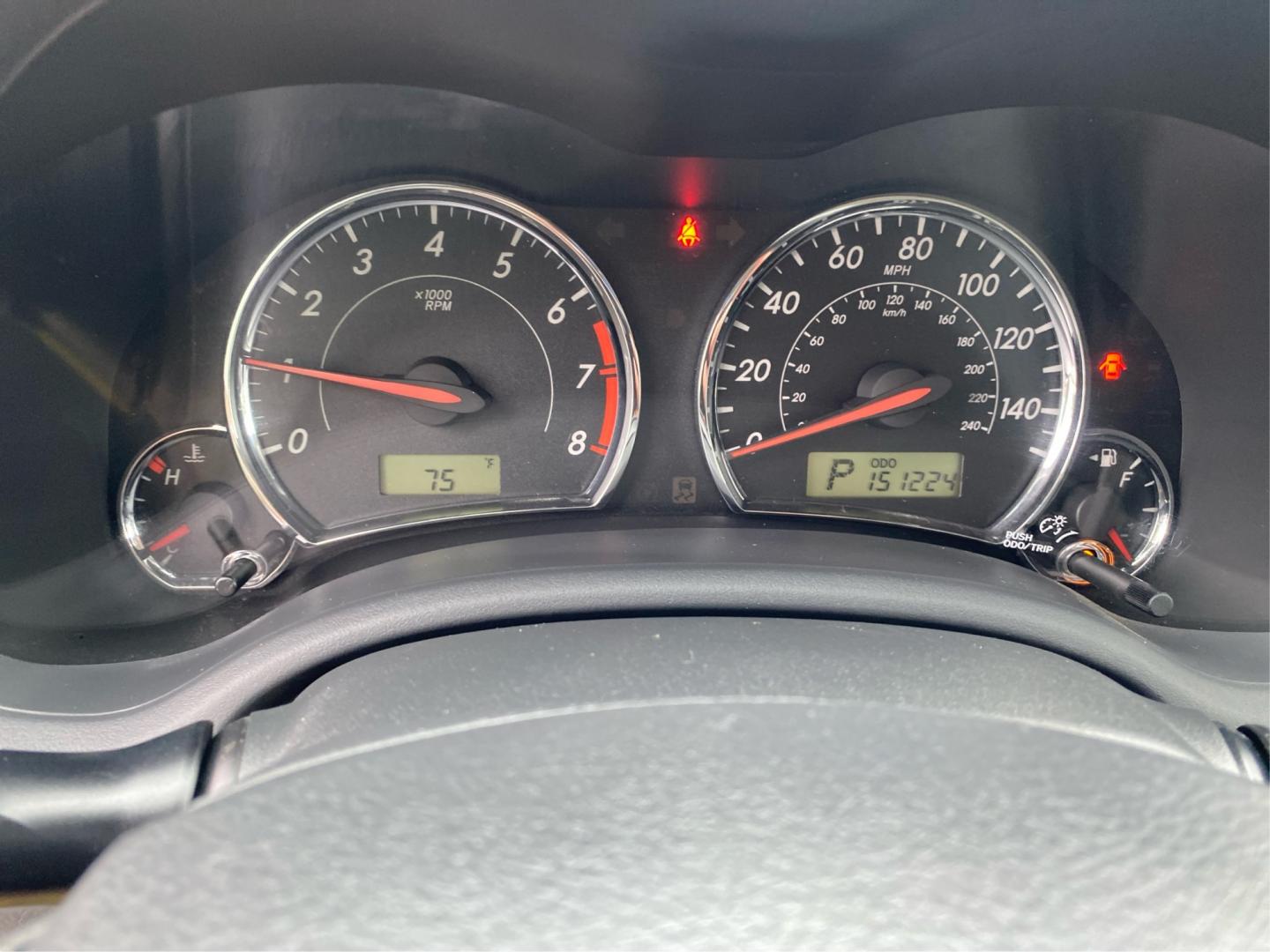 2013 WHITE TOYOTA COROLLA BASE (2T1BU4EE1DC) with an 1.8L engine, Automatic transmission, located at 908 SE 14th Street, Des Moines, IA, 50317, (515) 281-0330, 41.580303, -93.597046- Photo#15