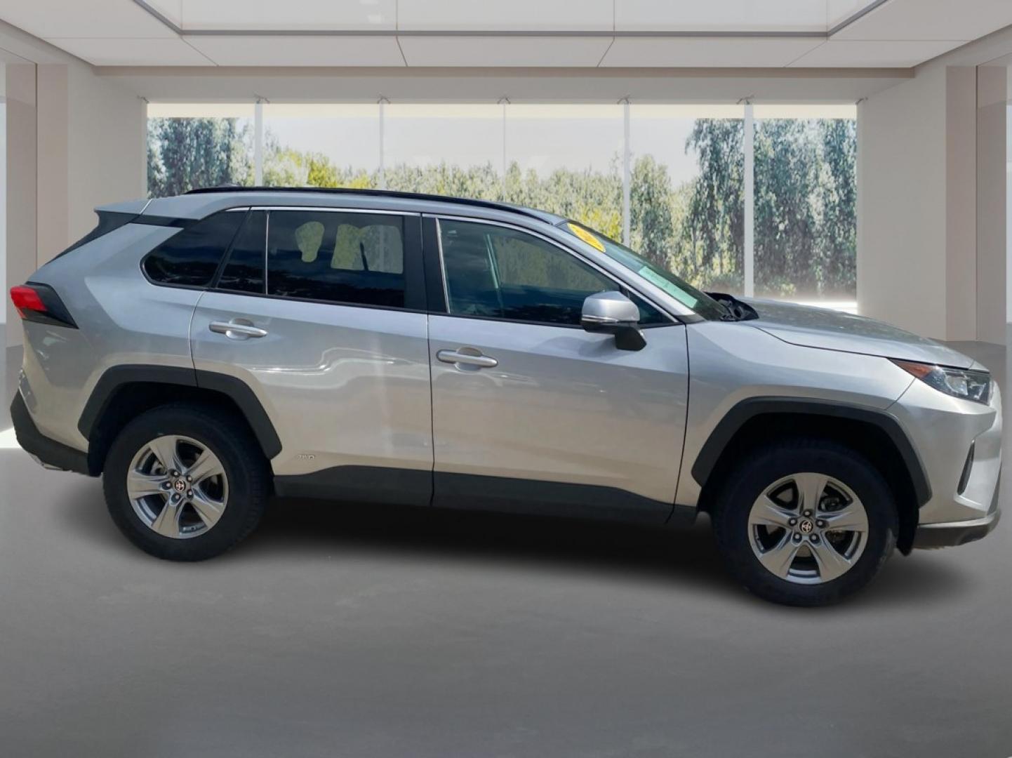 2022 SILVER TOYOTA RAV4 LE (4T3MWRFV0NU) with an 2.5L engine, Continuously Variable transmission, located at 908 SE 14th Street, Des Moines, IA, 50317, (515) 281-0330, 41.580303, -93.597046- Photo#1