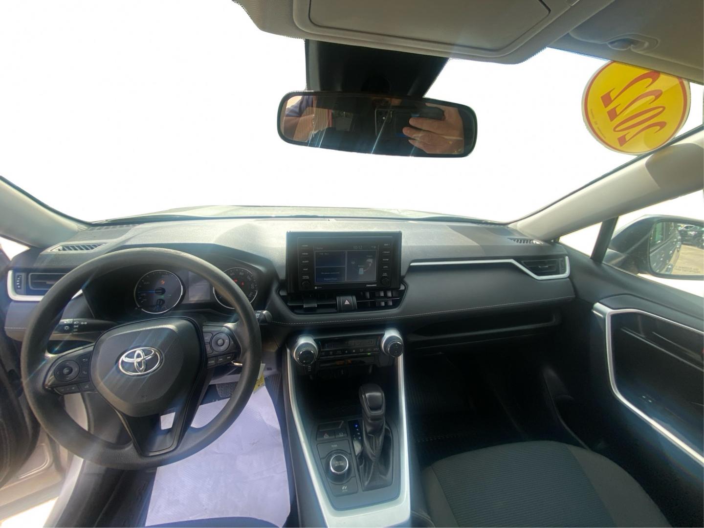 2022 SILVER TOYOTA RAV4 LE (4T3MWRFV0NU) with an 2.5L engine, Continuously Variable transmission, located at 908 SE 14th Street, Des Moines, IA, 50317, (515) 281-0330, 41.580303, -93.597046- Photo#22