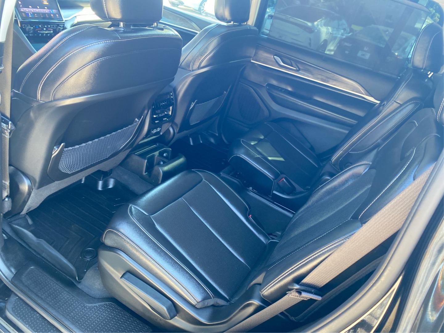 2023 BLACK JEEP GRAND CHEROKEE L LIMITED (1C4RJKBG2P8) with an 3.6L engine, Automatic transmission, located at 908 SE 14th Street, Des Moines, IA, 50317, (515) 281-0330, 41.580303, -93.597046- Photo#9