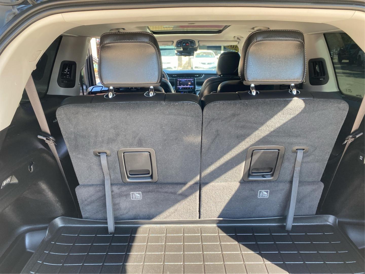 2023 BLACK JEEP GRAND CHEROKEE L LIMITED (1C4RJKBG2P8) with an 3.6L engine, Automatic transmission, located at 908 SE 14th Street, Des Moines, IA, 50317, (515) 281-0330, 41.580303, -93.597046- Photo#12