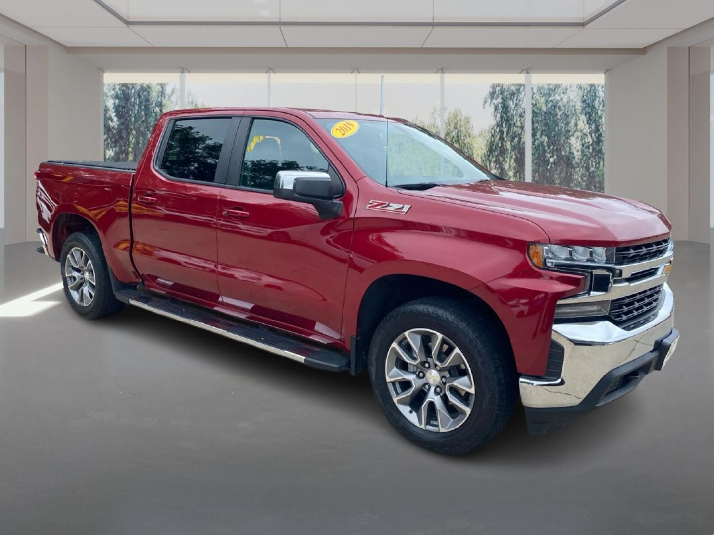 2019 RED CHEVROLET SILVERADO 1500 LT (1GCUYDED0KZ) with an 5.3L engine, Automatic transmission, located at 908 SE 14th Street, Des Moines, IA, 50317, (515) 281-0330, 41.580303, -93.597046- Photo#0