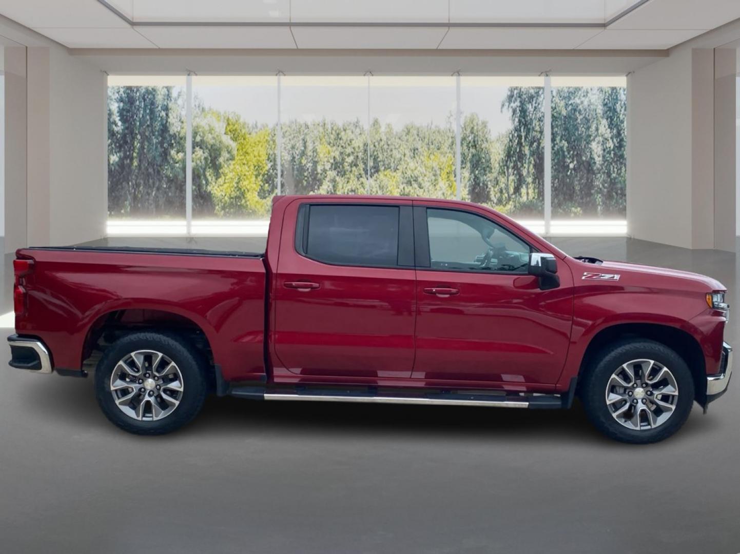 2019 RED CHEVROLET SILVERADO 1500 LT (1GCUYDED0KZ) with an 5.3L engine, Automatic transmission, located at 908 SE 14th Street, Des Moines, IA, 50317, (515) 281-0330, 41.580303, -93.597046- Photo#1