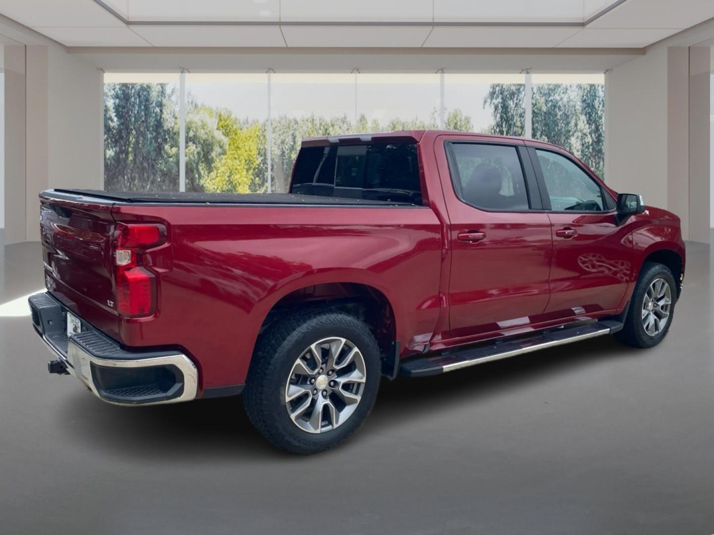 2019 RED CHEVROLET SILVERADO 1500 LT (1GCUYDED0KZ) with an 5.3L engine, Automatic transmission, located at 908 SE 14th Street, Des Moines, IA, 50317, (515) 281-0330, 41.580303, -93.597046- Photo#2