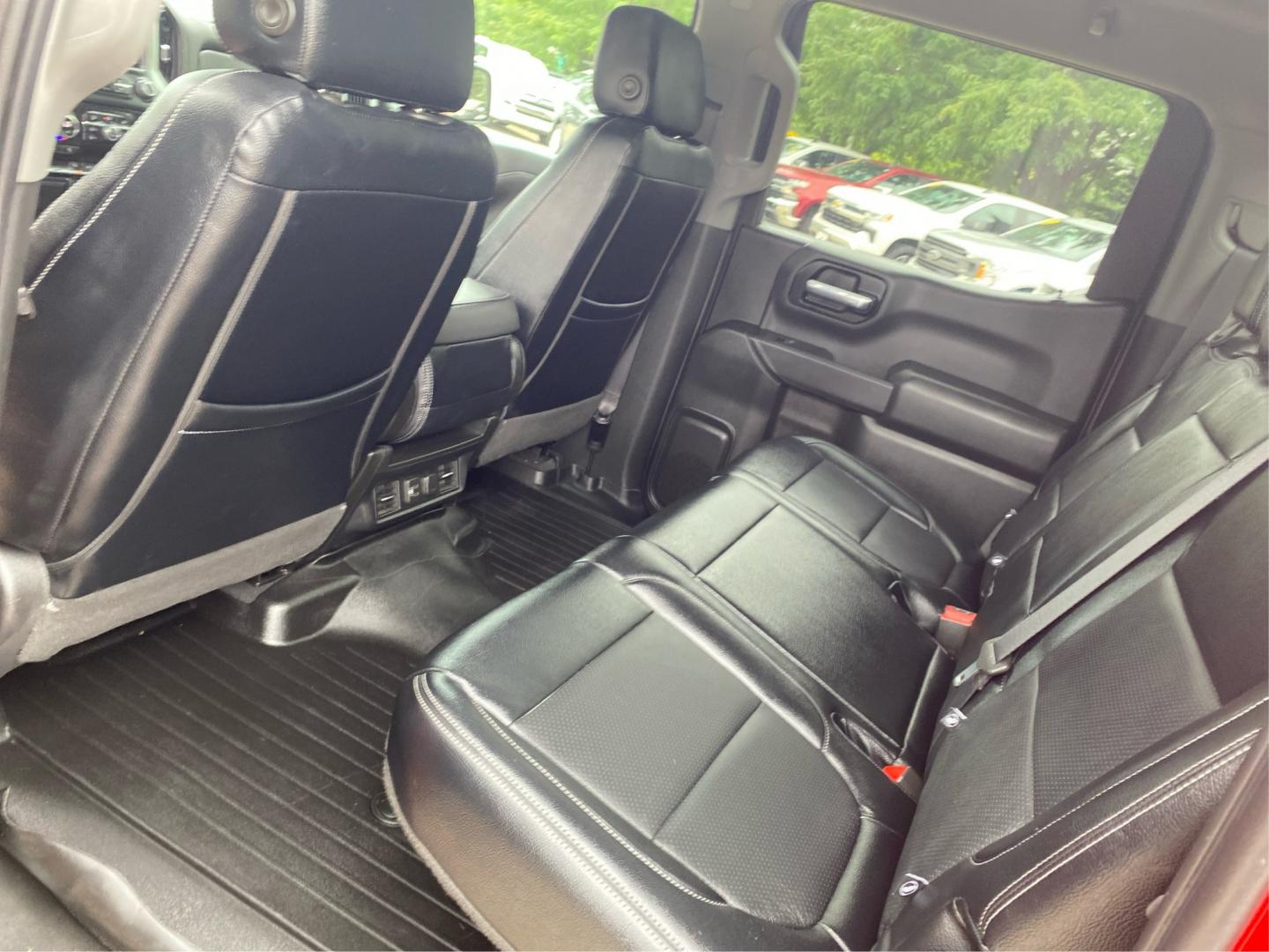 2022 RED CHEVROLET SILVERADO LTD 1 LT (1GCUYDED9NZ) with an 5.3L engine, Automatic transmission, located at 908 SE 14th Street, Des Moines, IA, 50317, (515) 281-0330, 41.580303, -93.597046- Photo#9