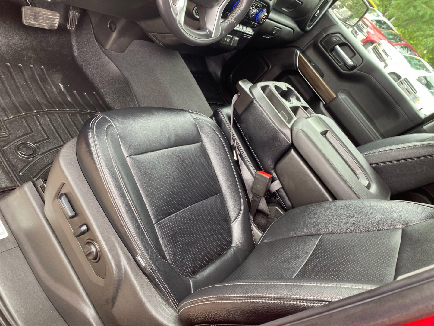 2022 RED CHEVROLET SILVERADO LTD 1 LT (1GCUYDED9NZ) with an 5.3L engine, Automatic transmission, located at 908 SE 14th Street, Des Moines, IA, 50317, (515) 281-0330, 41.580303, -93.597046- Photo#17