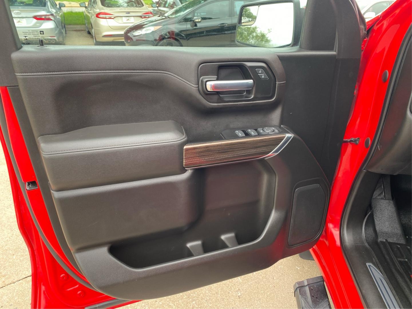 2022 RED CHEVROLET SILVERADO LTD 1 LT (1GCUYDED9NZ) with an 5.3L engine, Automatic transmission, located at 908 SE 14th Street, Des Moines, IA, 50317, (515) 281-0330, 41.580303, -93.597046- Photo#18