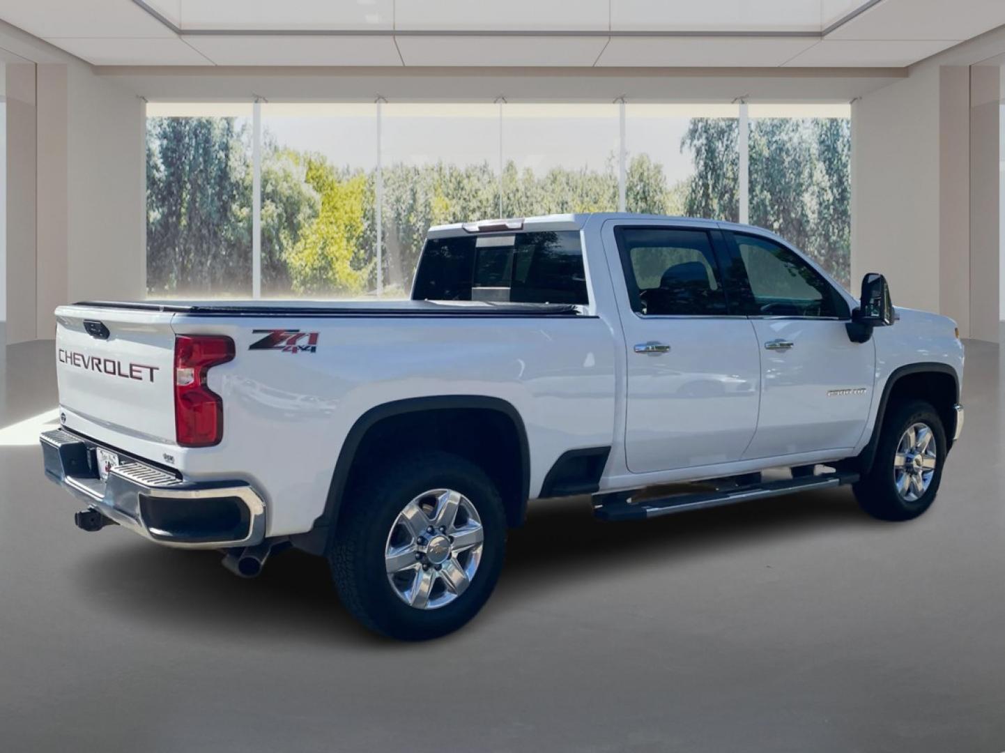 2021 WHITE CHEVROLET SILVERADO 2500 HEAVY DUTY LTZ (1GC1YPE73MF) with an 6.6L engine, Automatic transmission, located at 908 SE 14th Street, Des Moines, IA, 50317, (515) 281-0330, 41.580303, -93.597046- Photo#2