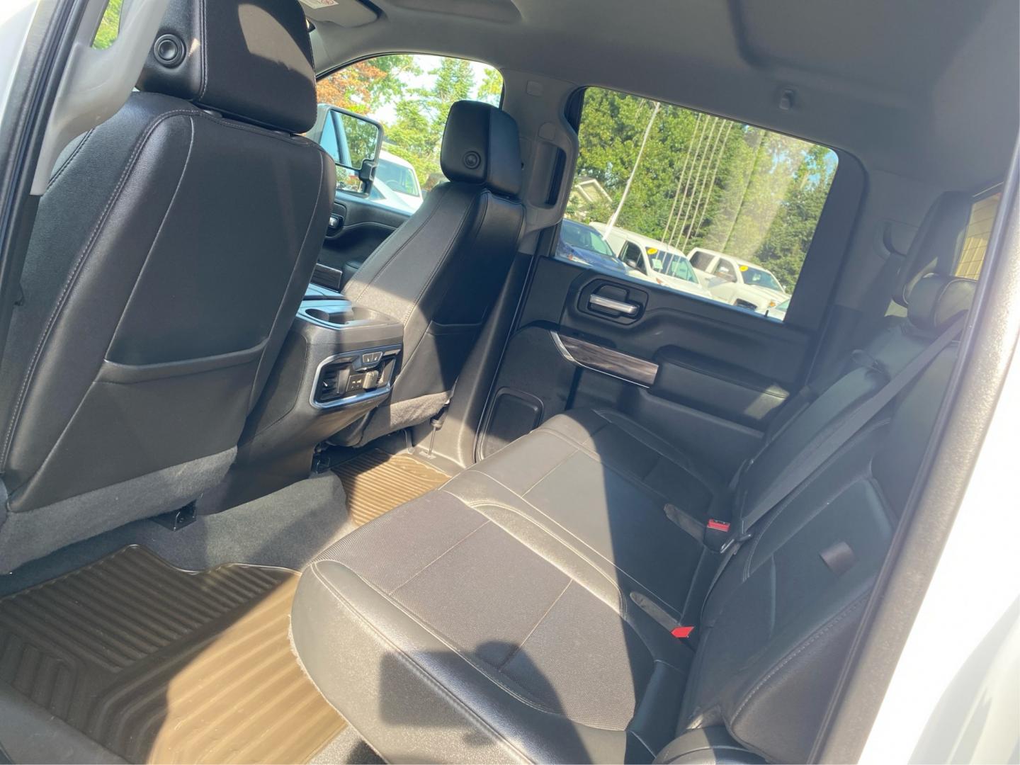 2021 WHITE CHEVROLET SILVERADO 2500 HEAVY DUTY LTZ (1GC1YPE73MF) with an 6.6L engine, Automatic transmission, located at 908 SE 14th Street, Des Moines, IA, 50317, (515) 281-0330, 41.580303, -93.597046- Photo#9