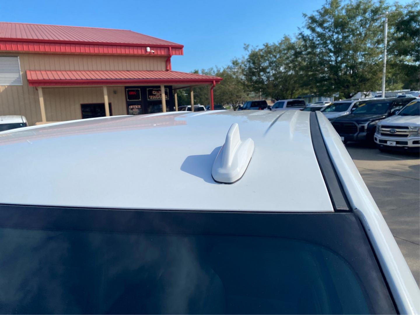 2021 WHITE CHEVROLET SILVERADO 2500 HEAVY DUTY LTZ (1GC1YPE73MF) with an 6.6L engine, Automatic transmission, located at 908 SE 14th Street, Des Moines, IA, 50317, (515) 281-0330, 41.580303, -93.597046- Photo#11