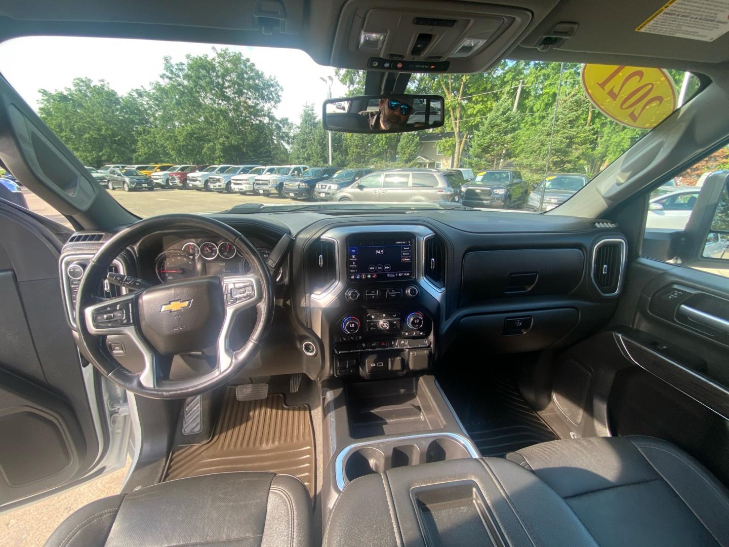 2021 WHITE CHEVROLET SILVERADO 2500 HEAVY DUTY LTZ (1GC1YPE73MF) with an 6.6L engine, Automatic transmission, located at 908 SE 14th Street, Des Moines, IA, 50317, (515) 281-0330, 41.580303, -93.597046- Photo#20