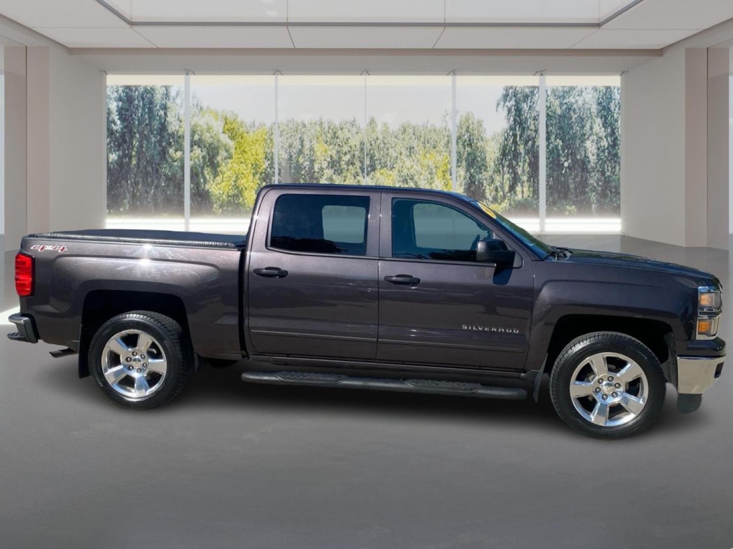 2015 GRAY CHEVROLET SILVERADO CREW LT (3GCUKREC3FG) with an 5.3L engine, Automatic transmission, located at 908 SE 14th Street, Des Moines, IA, 50317, (515) 281-0330, 41.580303, -93.597046- Photo#1