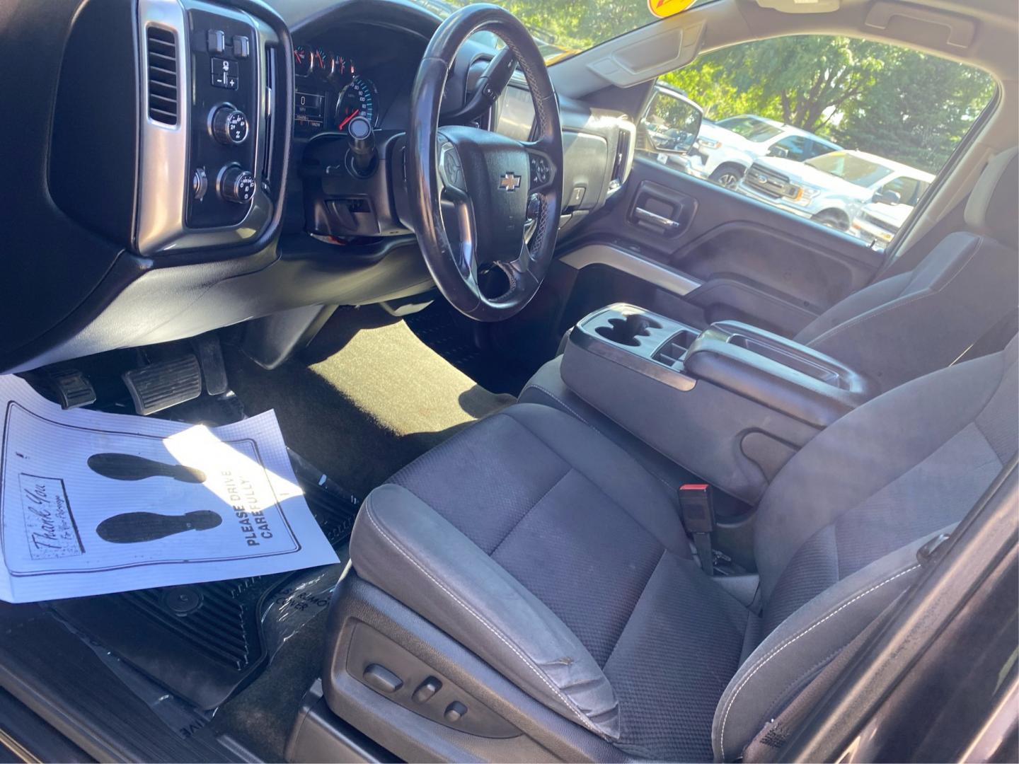 2015 GRAY CHEVROLET SILVERADO CREW LT (3GCUKREC3FG) with an 5.3L engine, Automatic transmission, located at 908 SE 14th Street, Des Moines, IA, 50317, (515) 281-0330, 41.580303, -93.597046- Photo#8