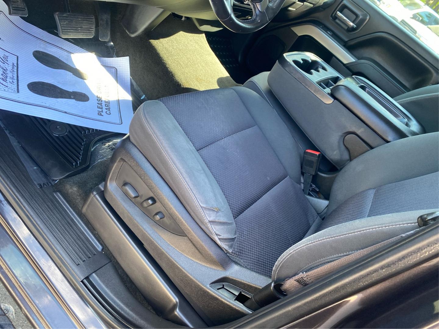 2015 GRAY CHEVROLET SILVERADO CREW LT (3GCUKREC3FG) with an 5.3L engine, Automatic transmission, located at 908 SE 14th Street, Des Moines, IA, 50317, (515) 281-0330, 41.580303, -93.597046- Photo#17