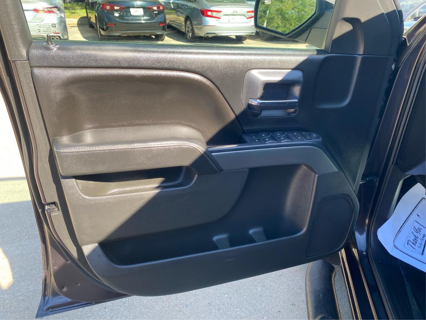 2015 GRAY CHEVROLET SILVERADO CREW LT (3GCUKREC3FG) with an 5.3L engine, Automatic transmission, located at 908 SE 14th Street, Des Moines, IA, 50317, (515) 281-0330, 41.580303, -93.597046- Photo#18