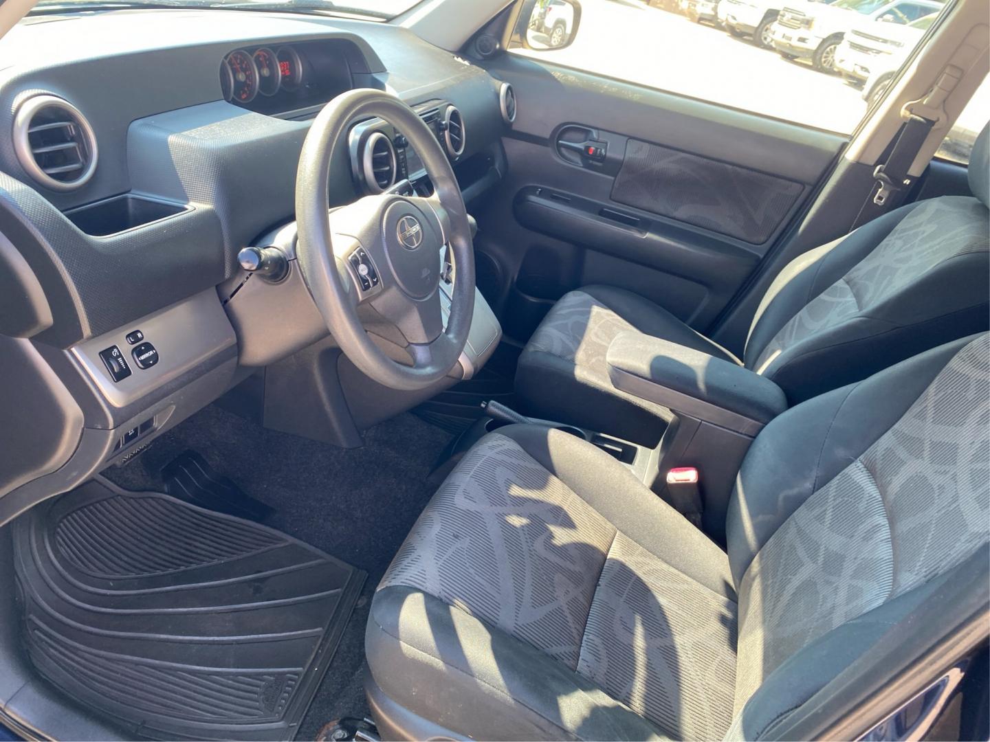 2014 BLUE SCION XB (JTLZE4FE2EJ) with an 2.4L engine, Automatic transmission, located at 908 SE 14th Street, Des Moines, IA, 50317, (515) 281-0330, 41.580303, -93.597046- Photo#8