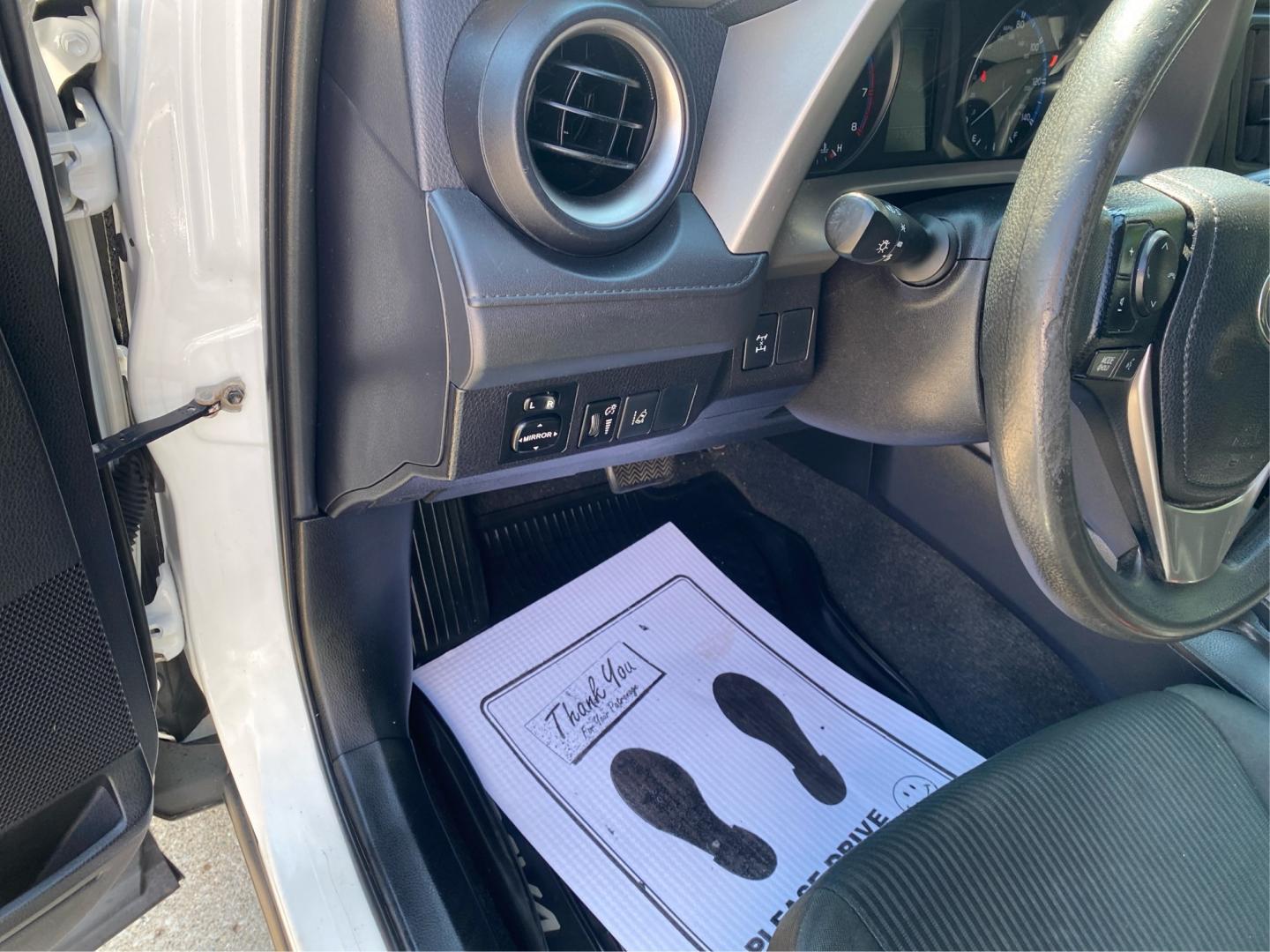 2017 WHITE TOYOTA RAV4 LE (2T3BFREV7HW) with an 2.5L engine, Automatic transmission, located at 908 SE 14th Street, Des Moines, IA, 50317, (515) 281-0330, 41.580303, -93.597046- Photo#17