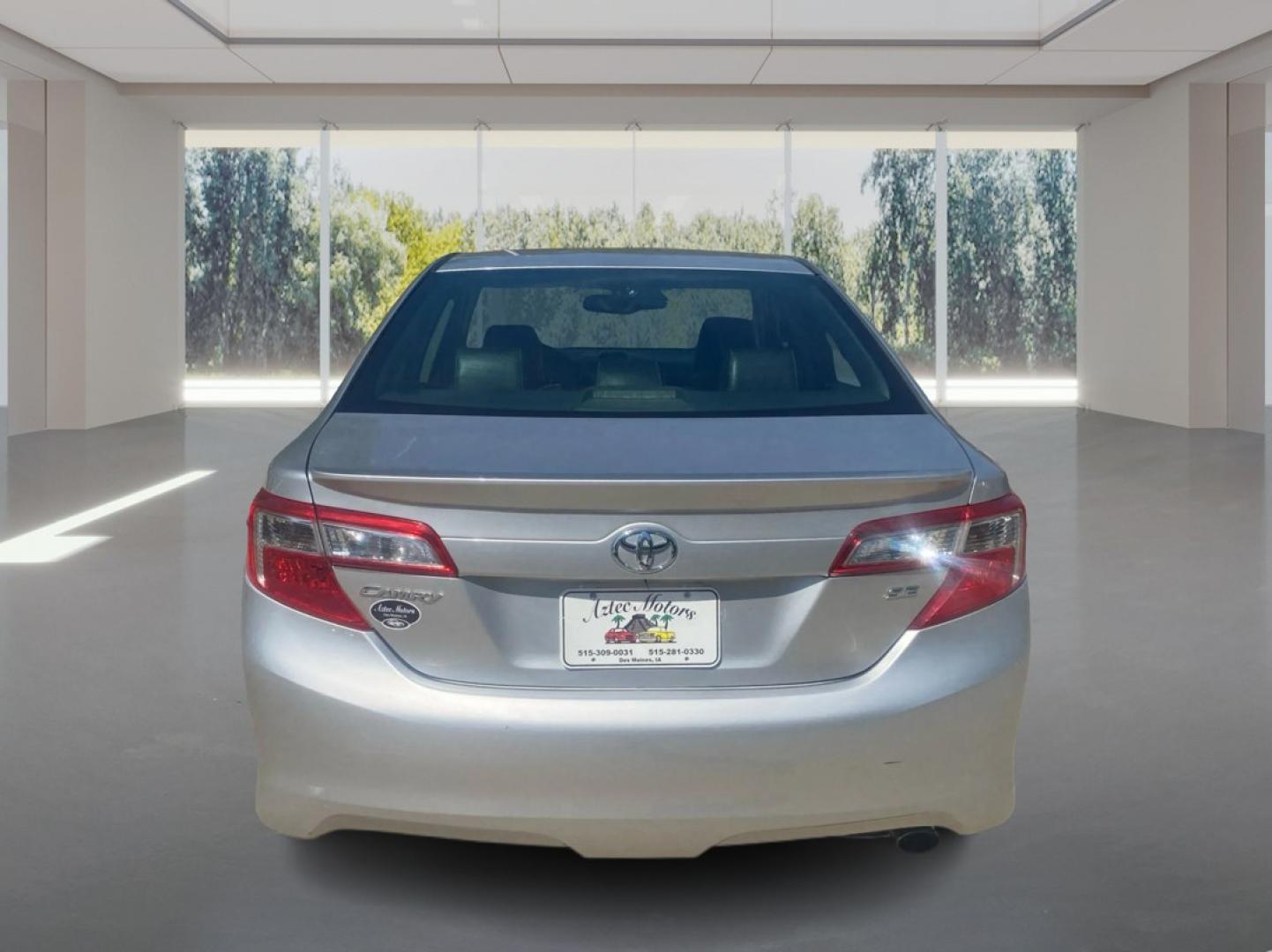 2012 SILVER TOYOTA CAMRY SE (4T1BF1FKXCU) with an 2.5L engine, Automatic transmission, located at 908 SE 14th Street, Des Moines, IA, 50317, (515) 281-0330, 41.580303, -93.597046- Photo#3