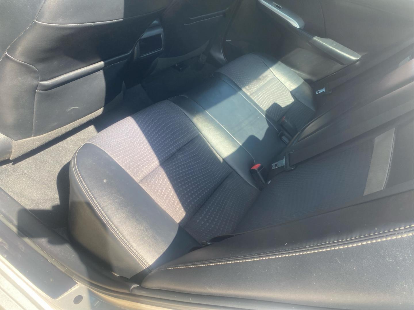 2012 SILVER TOYOTA CAMRY SE (4T1BF1FKXCU) with an 2.5L engine, Automatic transmission, located at 908 SE 14th Street, Des Moines, IA, 50317, (515) 281-0330, 41.580303, -93.597046- Photo#9