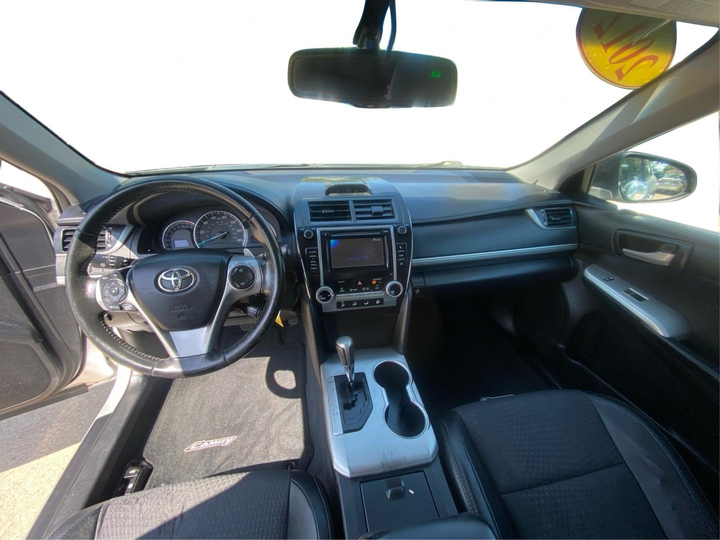 2012 SILVER TOYOTA CAMRY SE (4T1BF1FKXCU) with an 2.5L engine, Automatic transmission, located at 908 SE 14th Street, Des Moines, IA, 50317, (515) 281-0330, 41.580303, -93.597046- Photo#22