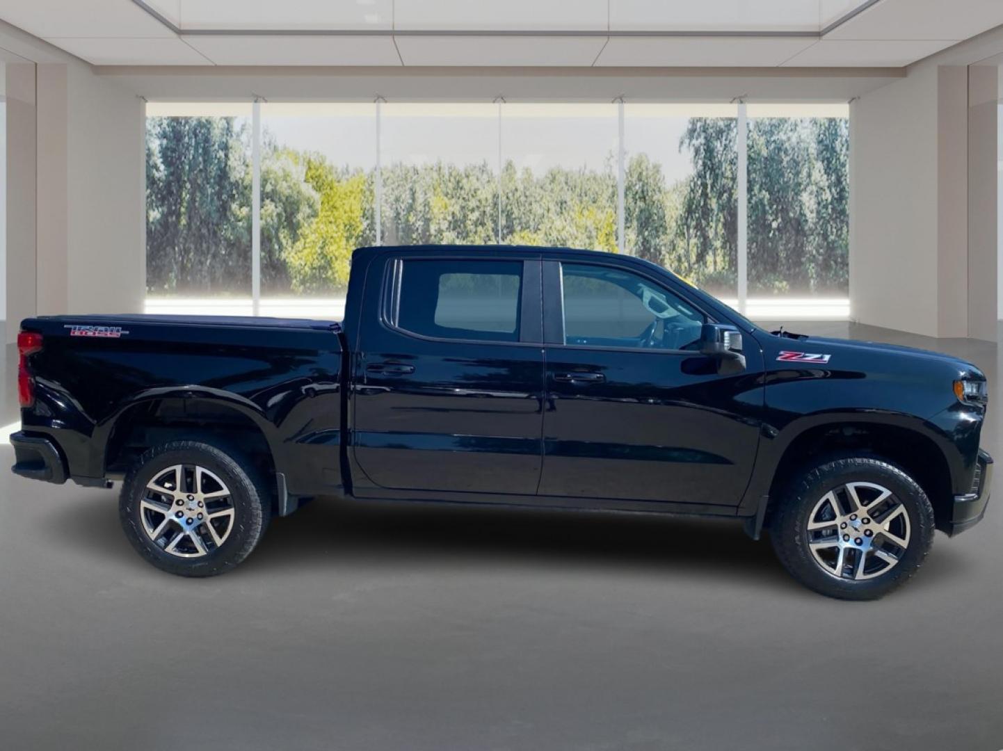 2020 BLACK CHEVROLET SILVERADO 1500 LT TRAIL BOSS (1GCPYFEDXLZ) with an 5.3L engine, Automatic transmission, located at 908 SE 14th Street, Des Moines, IA, 50317, (515) 281-0330, 41.580303, -93.597046- Photo#1