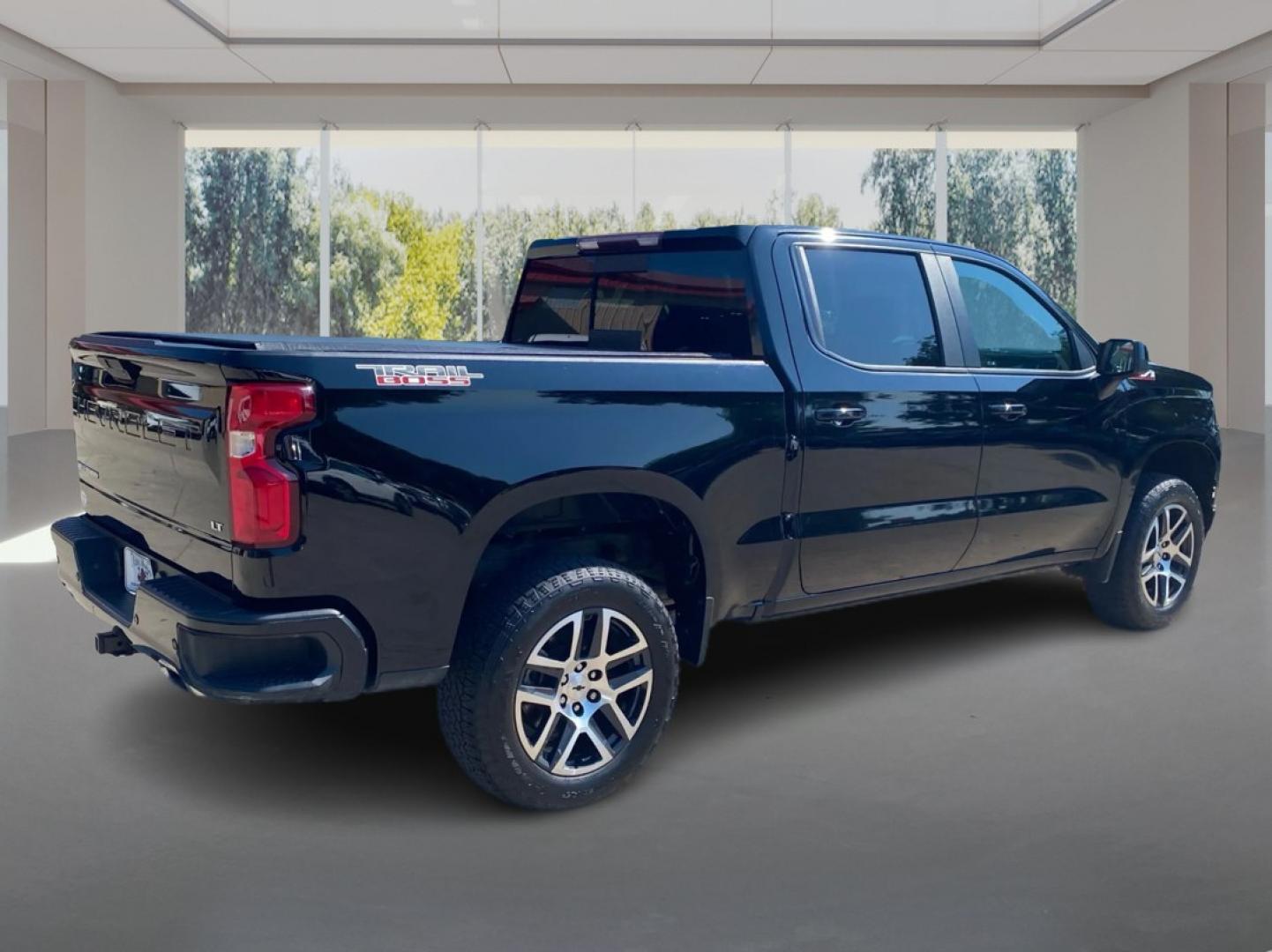 2020 BLACK CHEVROLET SILVERADO 1500 LT TRAIL BOSS (1GCPYFEDXLZ) with an 5.3L engine, Automatic transmission, located at 908 SE 14th Street, Des Moines, IA, 50317, (515) 281-0330, 41.580303, -93.597046- Photo#2