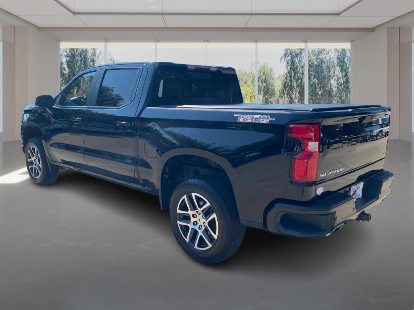 2020 BLACK CHEVROLET SILVERADO 1500 LT TRAIL BOSS (1GCPYFEDXLZ) with an 5.3L engine, Automatic transmission, located at 908 SE 14th Street, Des Moines, IA, 50317, (515) 281-0330, 41.580303, -93.597046- Photo#4