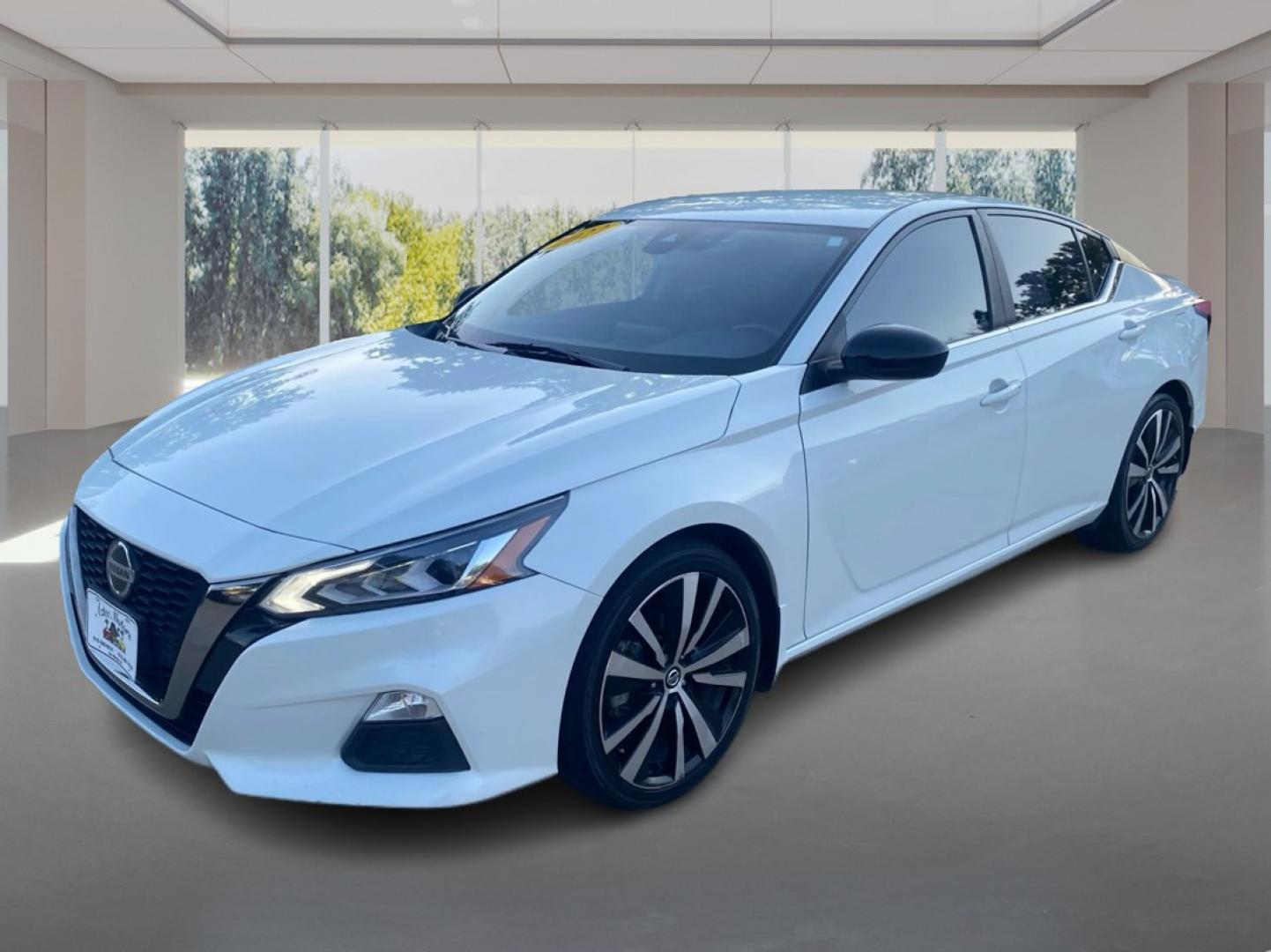 2022 WHITE NISSAN ALTIMA SR (1N4BL4CV3NN) with an 2.5L engine, Continuously Variable transmission, located at 908 SE 14th Street, Des Moines, IA, 50317, (515) 281-0330, 41.580303, -93.597046- Photo#7