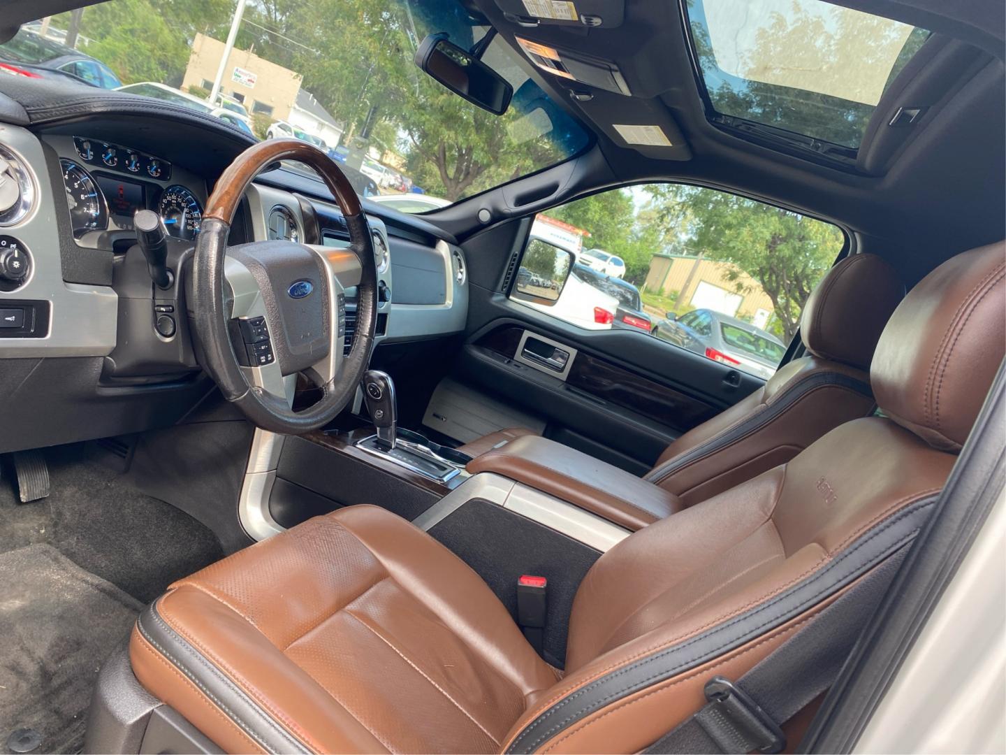 2014 WHITE FORD F150 SUPERCREW PLATINUM (1FTFW1EF7EF) with an 5.0L engine, Automatic transmission, located at 908 SE 14th Street, Des Moines, IA, 50317, (515) 281-0330, 41.580303, -93.597046- Photo#8