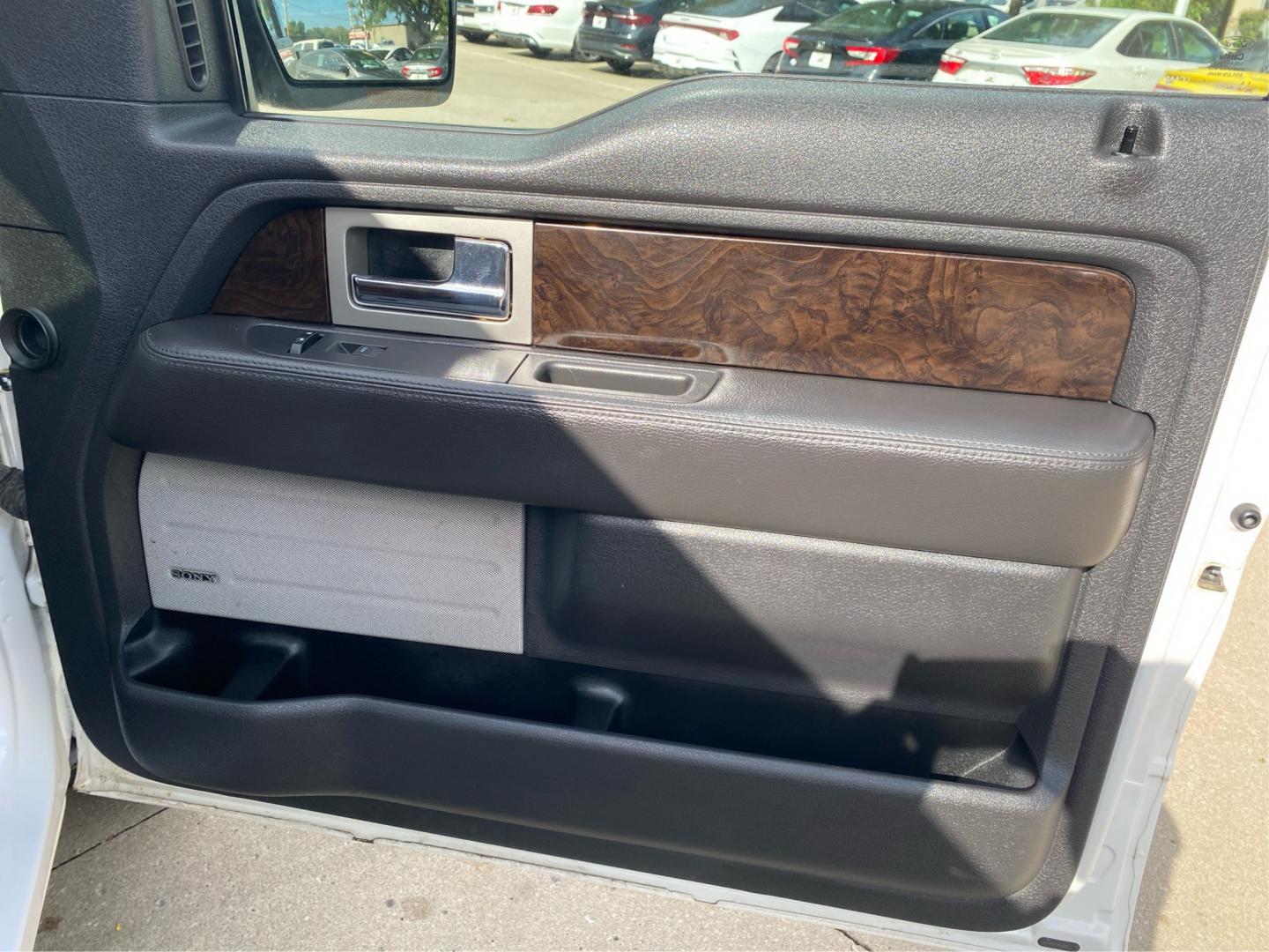 2014 WHITE FORD F150 SUPERCREW PLATINUM (1FTFW1EF7EF) with an 5.0L engine, Automatic transmission, located at 908 SE 14th Street, Des Moines, IA, 50317, (515) 281-0330, 41.580303, -93.597046- Photo#19