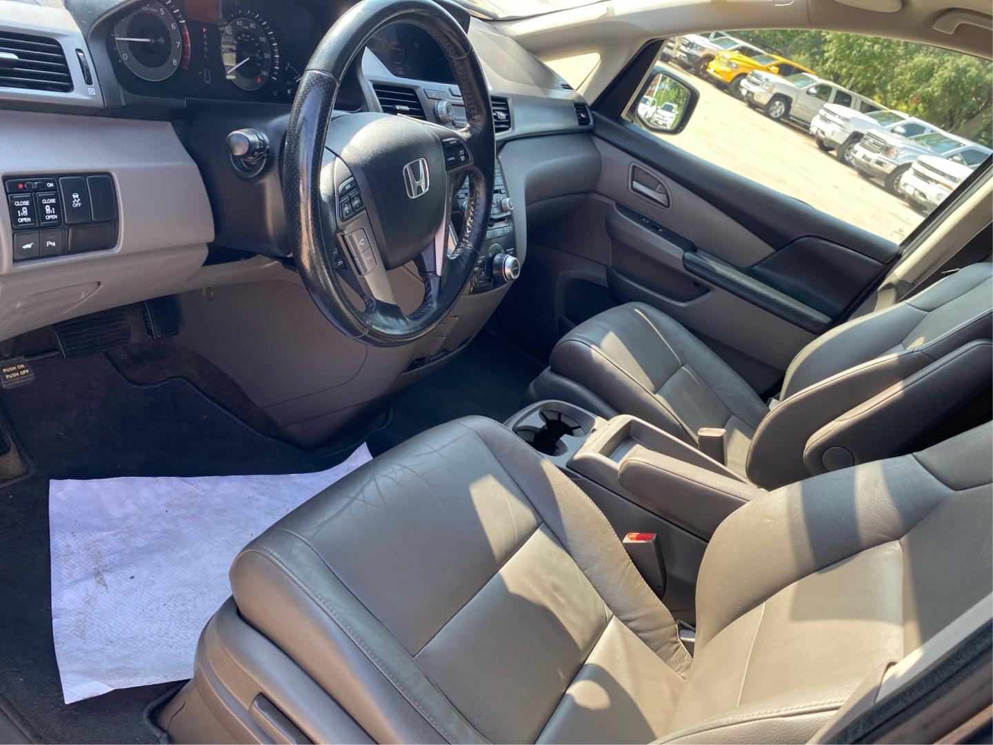 2012 GRAY HONDA ODYSSEY TOURING (5FNRL5H96CB) with an 3.5L engine, Automatic transmission, located at 908 SE 14th Street, Des Moines, IA, 50317, (515) 281-0330, 41.580303, -93.597046- Photo#8