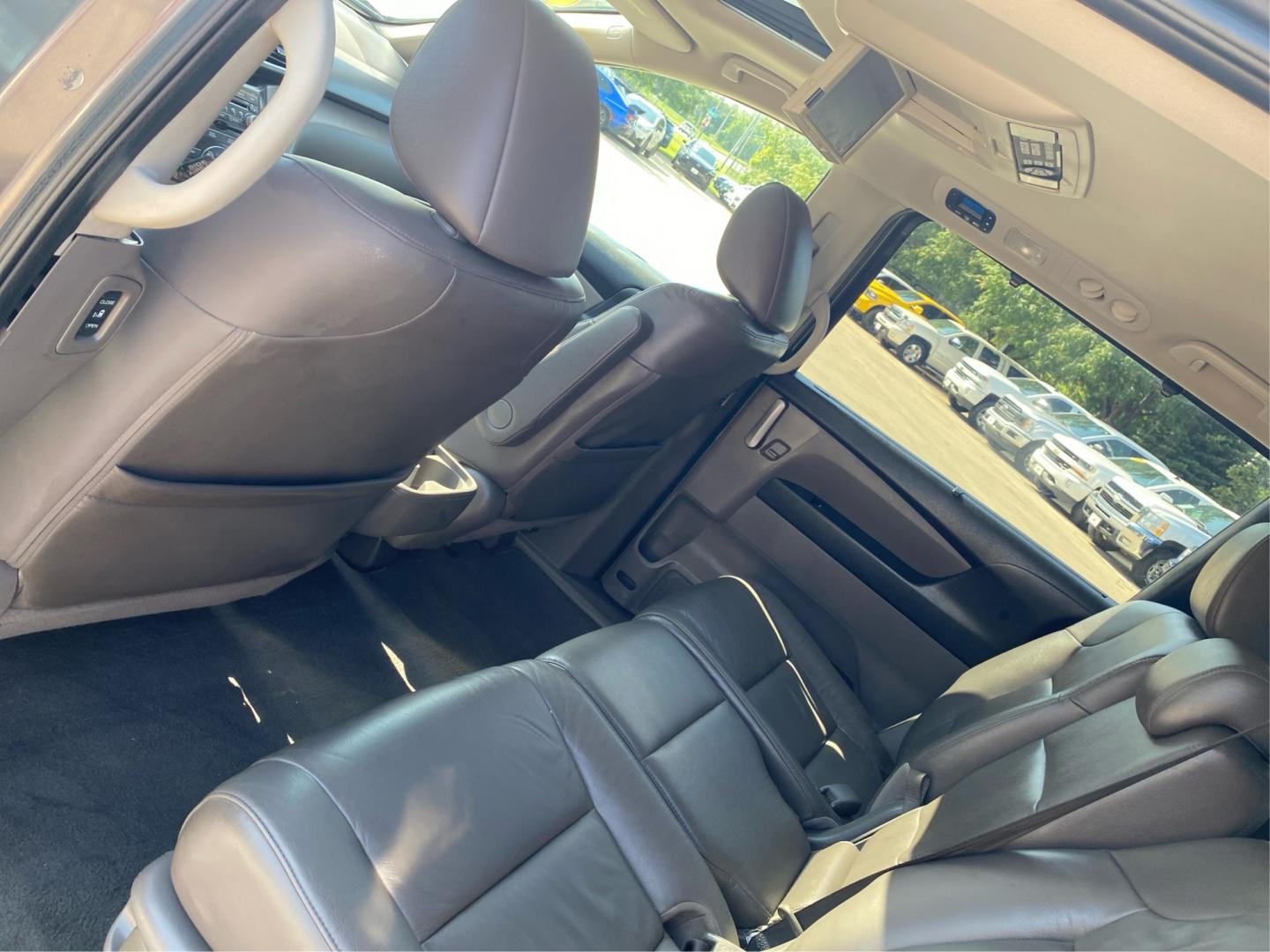 2012 GRAY HONDA ODYSSEY TOURING (5FNRL5H96CB) with an 3.5L engine, Automatic transmission, located at 908 SE 14th Street, Des Moines, IA, 50317, (515) 281-0330, 41.580303, -93.597046- Photo#9
