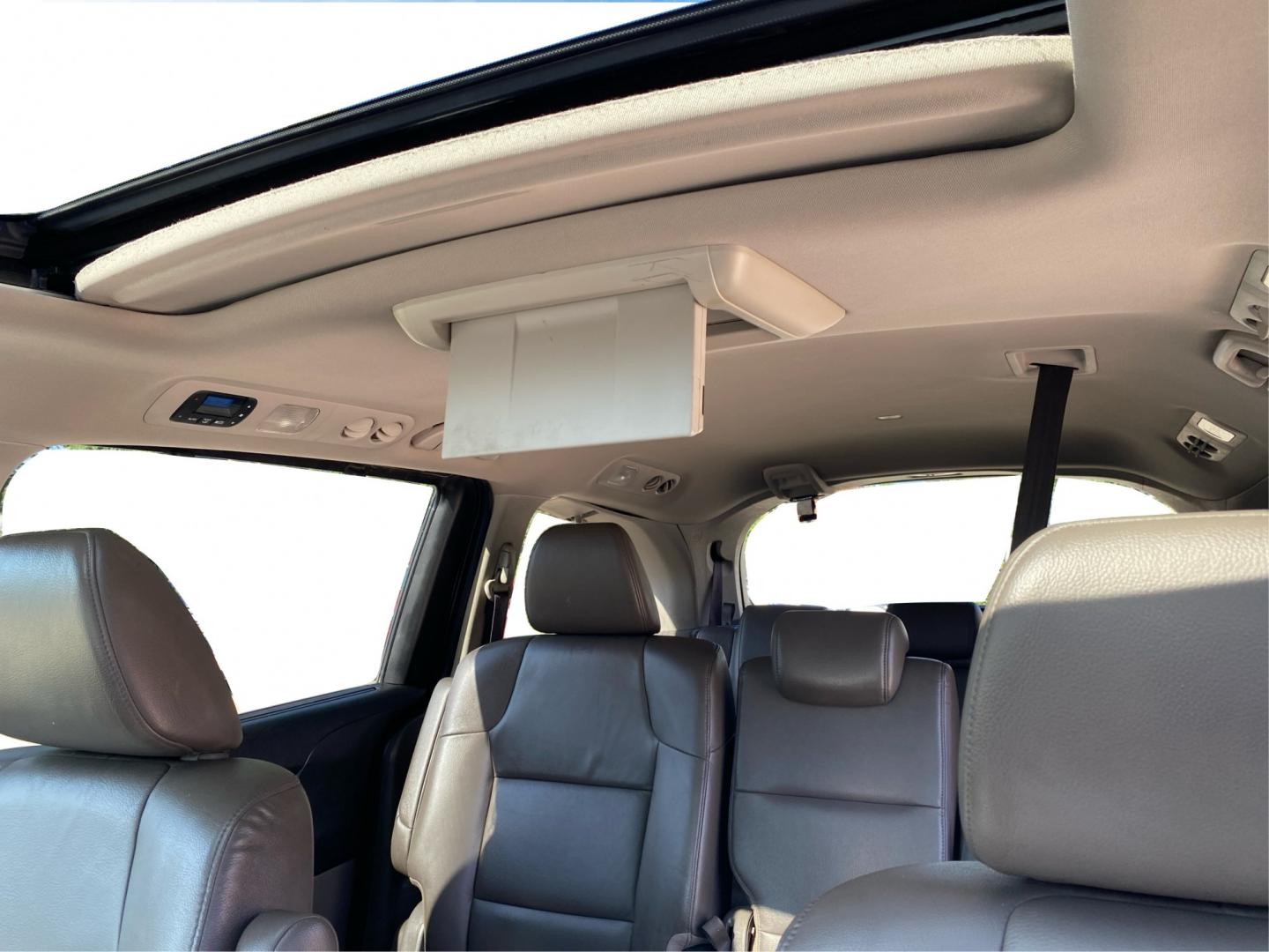 2012 GRAY HONDA ODYSSEY TOURING (5FNRL5H96CB) with an 3.5L engine, Automatic transmission, located at 908 SE 14th Street, Des Moines, IA, 50317, (515) 281-0330, 41.580303, -93.597046- Photo#14