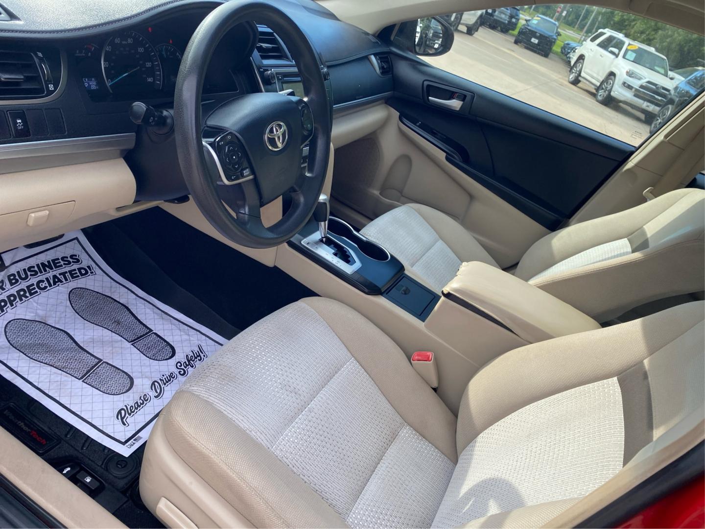 2012 RED TOYOTA CAMRY LE (4T4BF1FK5CR) with an 2.5L engine, Automatic transmission, located at 908 SE 14th Street, Des Moines, IA, 50317, (515) 281-0330, 41.580303, -93.597046- Photo#8