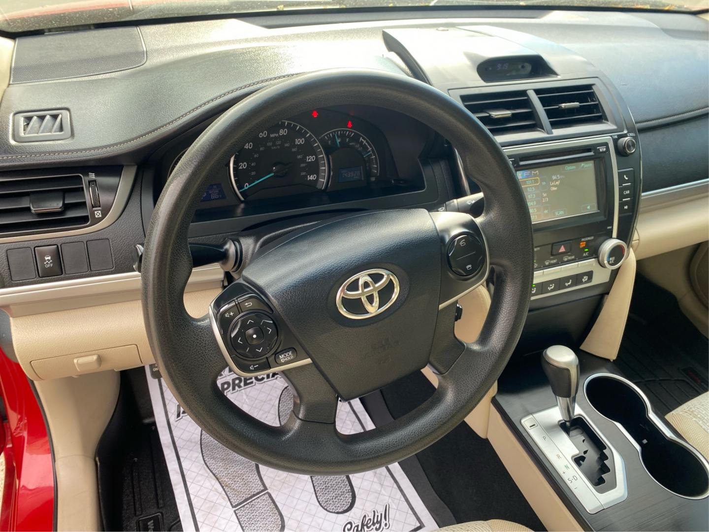 2012 RED TOYOTA CAMRY LE (4T4BF1FK5CR) with an 2.5L engine, Automatic transmission, located at 908 SE 14th Street, Des Moines, IA, 50317, (515) 281-0330, 41.580303, -93.597046- Photo#16