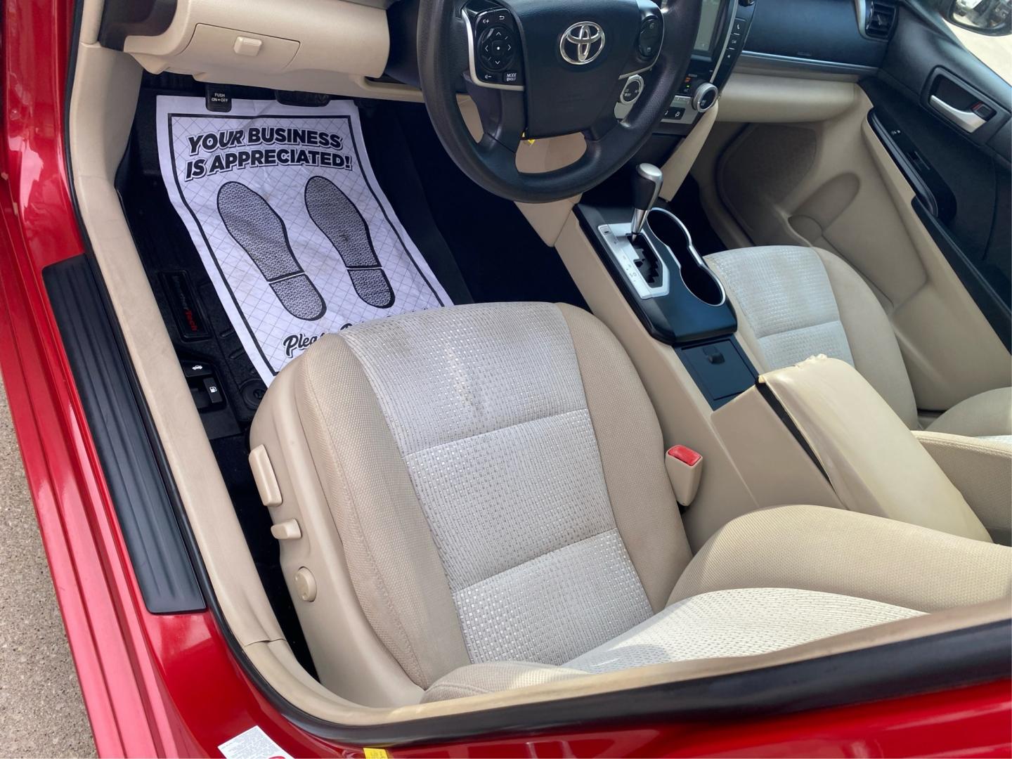 2012 RED TOYOTA CAMRY LE (4T4BF1FK5CR) with an 2.5L engine, Automatic transmission, located at 908 SE 14th Street, Des Moines, IA, 50317, (515) 281-0330, 41.580303, -93.597046- Photo#18