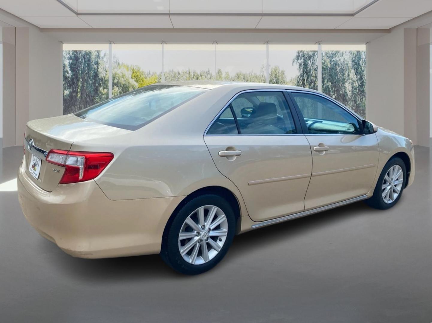 2012 TAN TOYOTA CAMRY XLE (4T4BF1FK6CR) with an 2.5L engine, Automatic transmission, located at 908 SE 14th Street, Des Moines, IA, 50317, (515) 281-0330, 41.580303, -93.597046- Photo#2