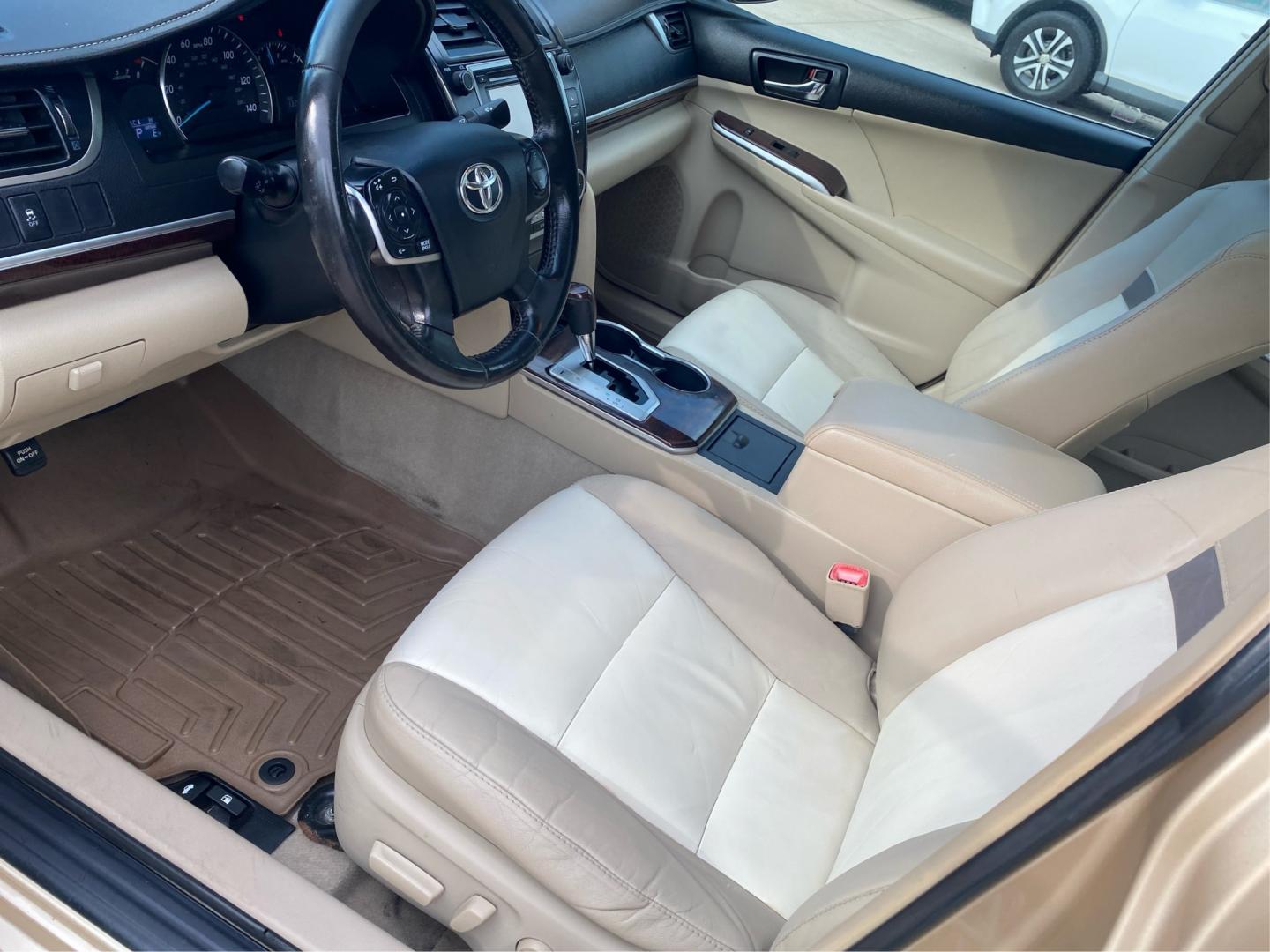 2012 TAN TOYOTA CAMRY XLE (4T4BF1FK6CR) with an 2.5L engine, Automatic transmission, located at 908 SE 14th Street, Des Moines, IA, 50317, (515) 281-0330, 41.580303, -93.597046- Photo#8