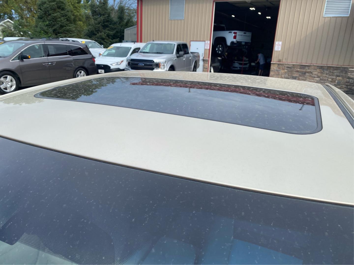 2012 TAN TOYOTA CAMRY XLE (4T4BF1FK6CR) with an 2.5L engine, Automatic transmission, located at 908 SE 14th Street, Des Moines, IA, 50317, (515) 281-0330, 41.580303, -93.597046- Photo#11