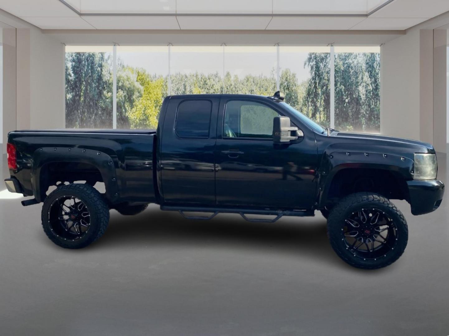 2009 BLACK CHEVROLET SILVERADO 1500 LTZ (1GCEK39089Z) with an 5.3L engine, Automatic transmission, located at 908 SE 14th Street, Des Moines, IA, 50317, (515) 281-0330, 41.580303, -93.597046- Photo#1