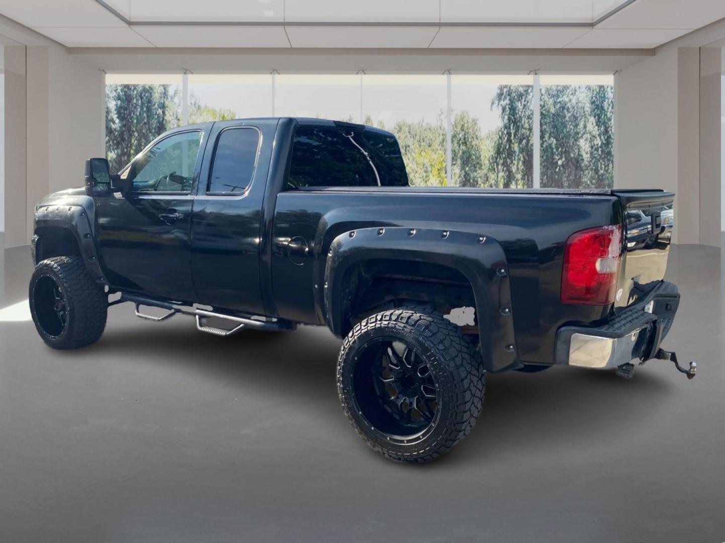 2009 BLACK CHEVROLET SILVERADO 1500 LTZ (1GCEK39089Z) with an 5.3L engine, Automatic transmission, located at 908 SE 14th Street, Des Moines, IA, 50317, (515) 281-0330, 41.580303, -93.597046- Photo#4